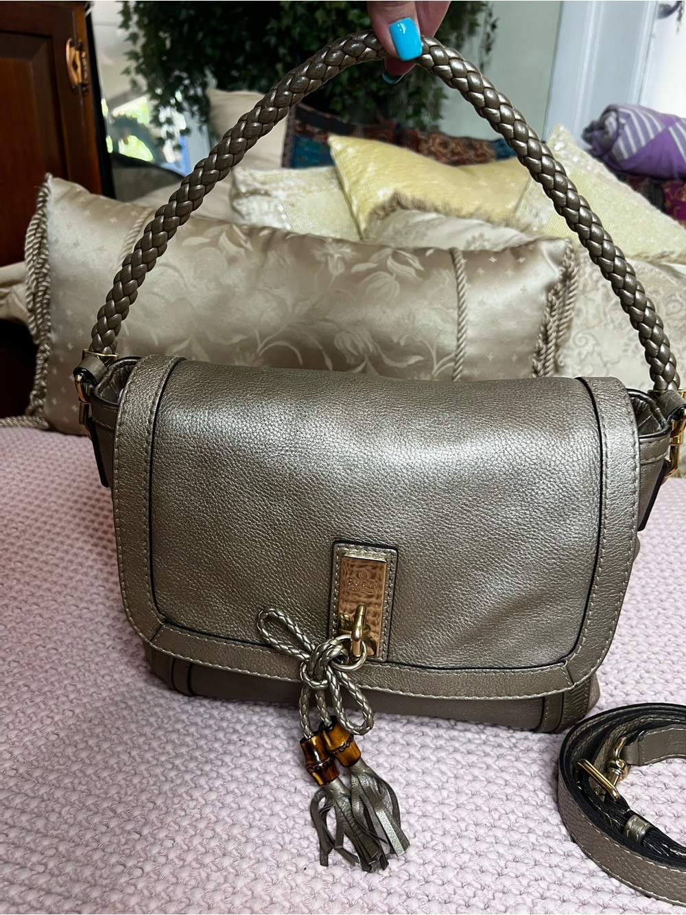 Gucci Bella Medium Gold Leather 2-Way Shoulder Bag 282301